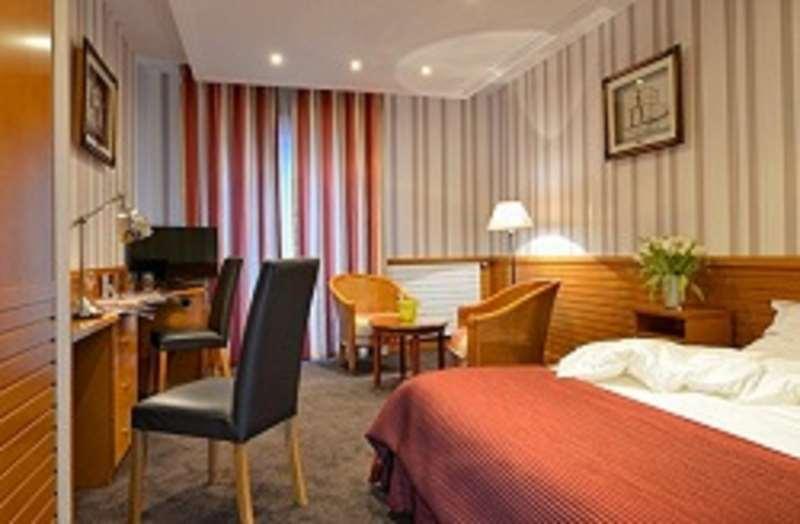 Hotel Le Berry Saint-Nazaire Ruang foto