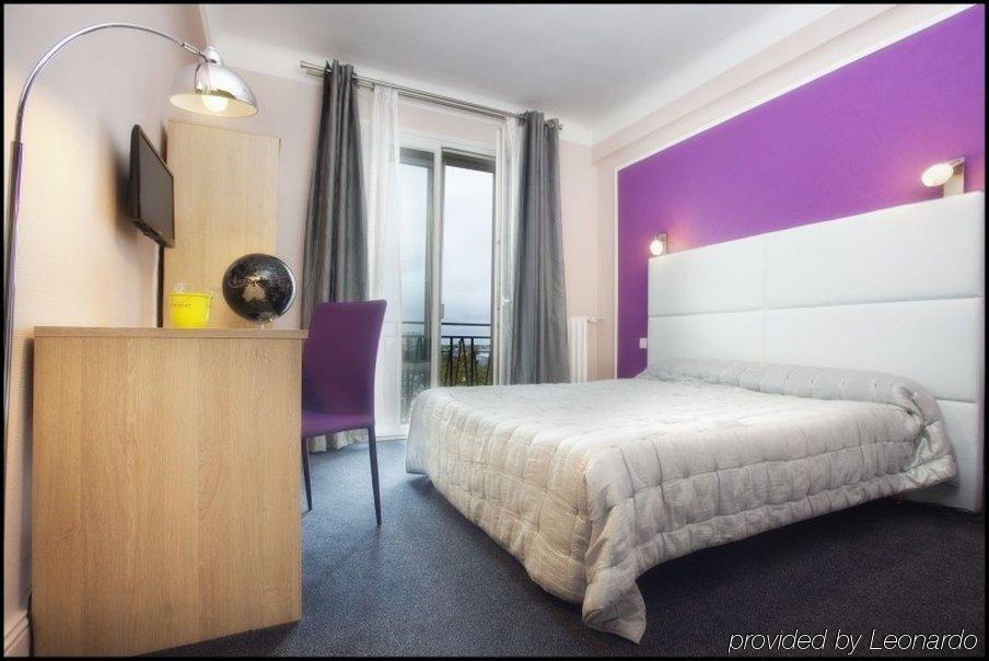 Hotel Le Berry Saint-Nazaire Bagian luar foto