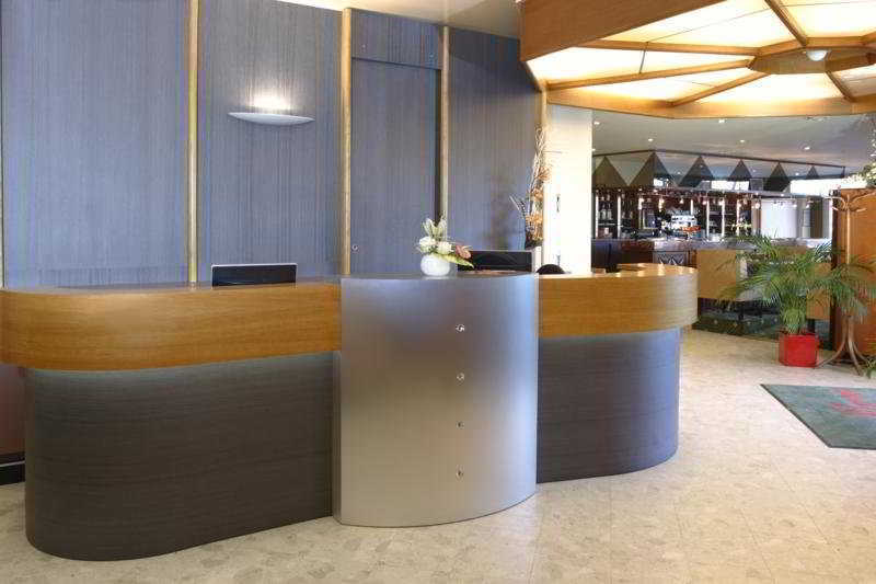 Hotel Le Berry Saint-Nazaire Bagian luar foto