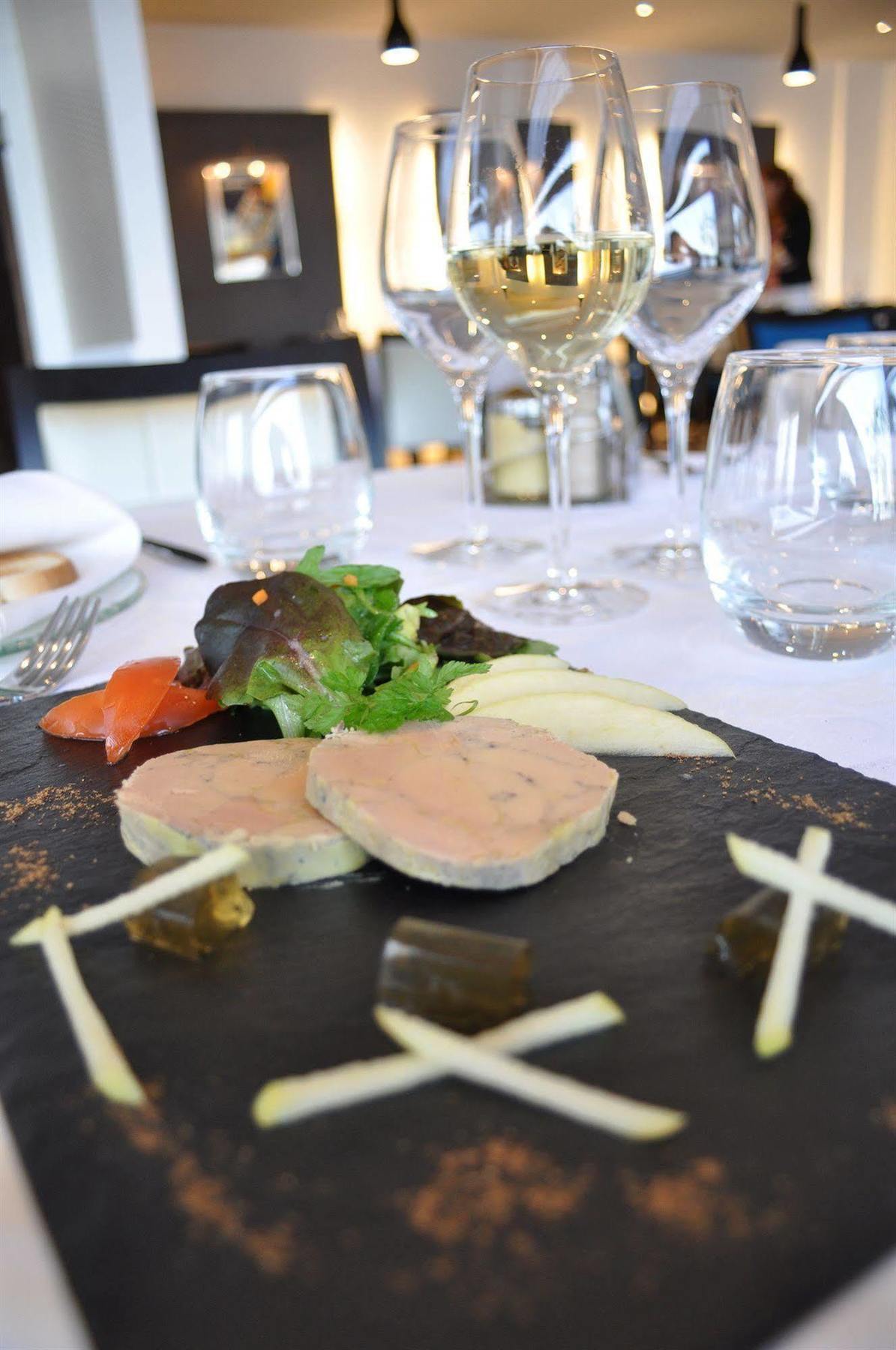 Hotel Le Berry Saint-Nazaire Bagian luar foto