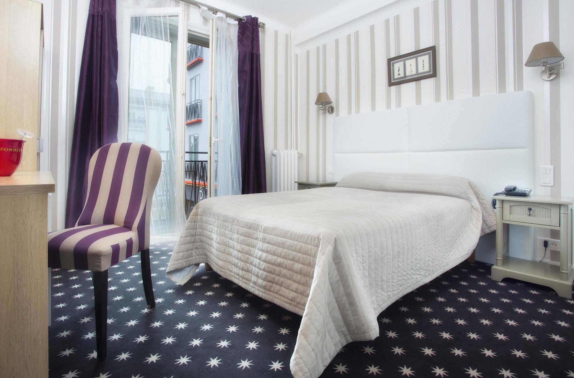 Hotel Le Berry Saint-Nazaire Bagian luar foto