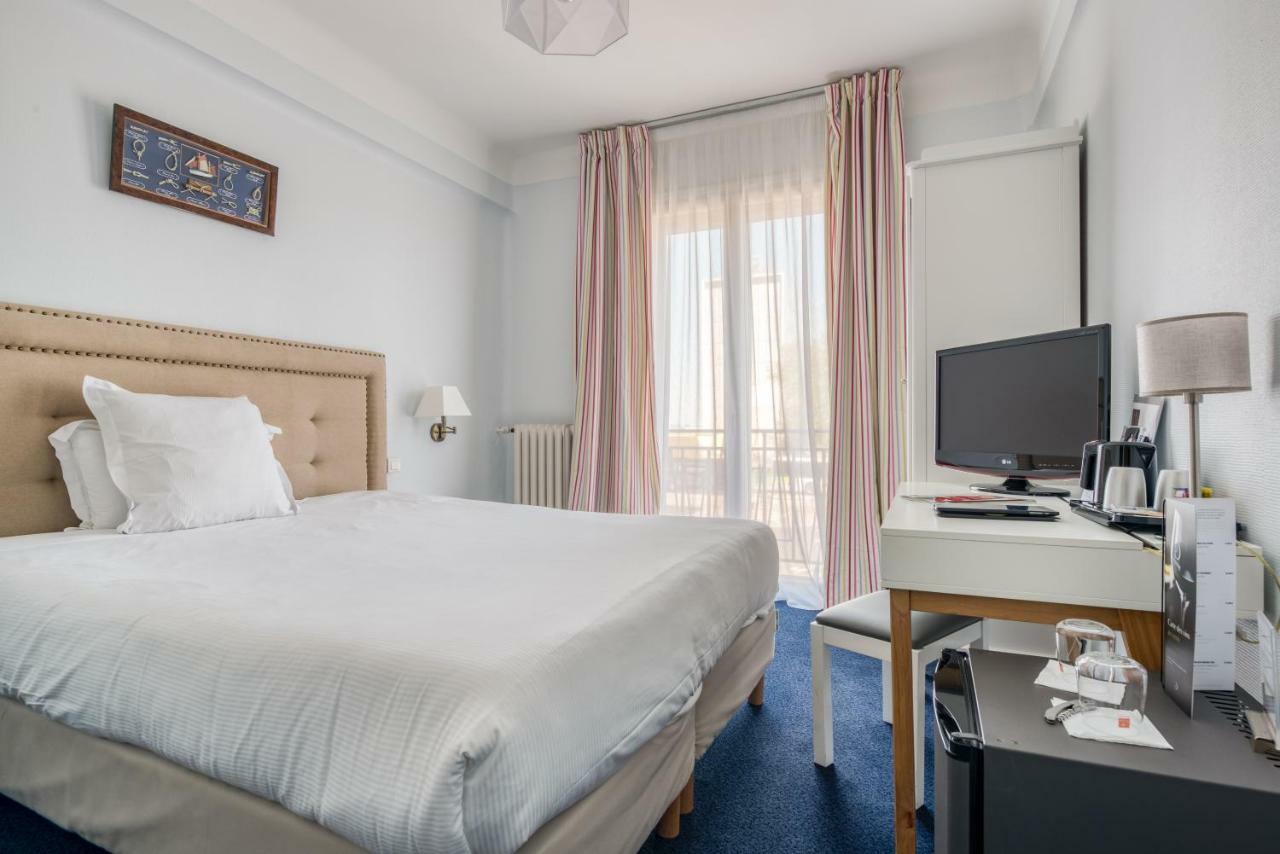 Hotel Le Berry Saint-Nazaire Bagian luar foto