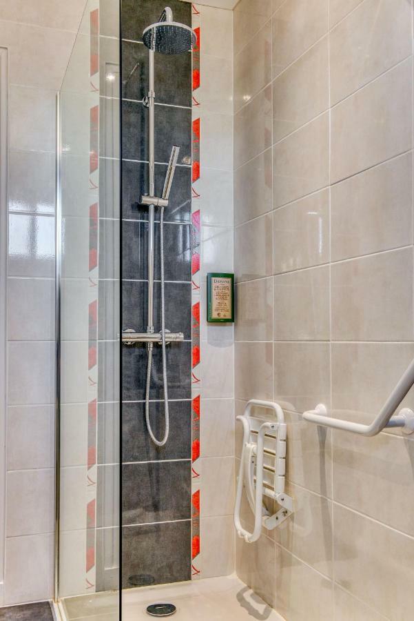 Hotel Le Berry Saint-Nazaire Bagian luar foto